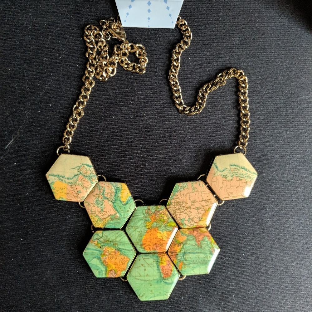 NWT No Place Like Roam map print necklace